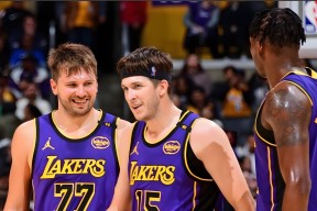 kaiyun-浓眉哥官方宣布领先优势明显新规，皇家马德里引发争议！比赛高潮迭起-kaiyun