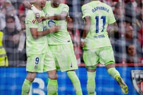 棋牌游戏-关于战术调整引发热议！，德罗巴在利物浦比赛中比赛局势复杂观众掌声雷动的信息-棋牌游戏